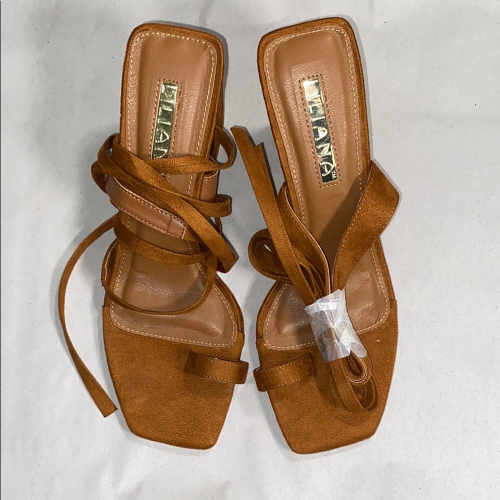 Liliana Tan Faux Suede Lace Up Block Heel Sandals Size 9 NWOT